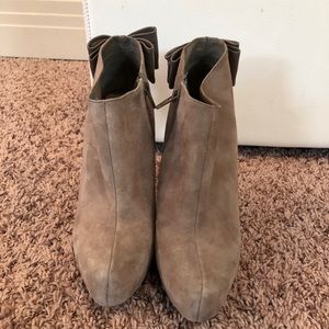 Dolce Vita suede platform Booties Sz 8